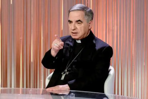 Becciu risponde a Milone: "Contro di me infami insinuazioni"