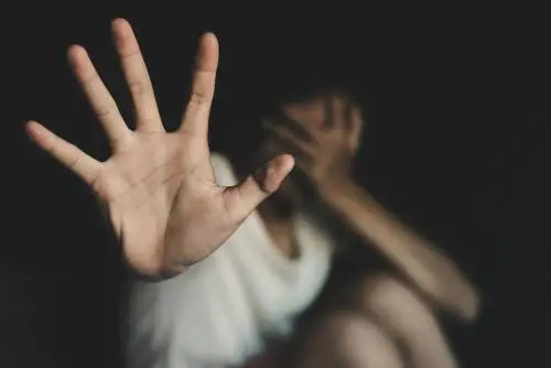 Matrimonio combinato, botte e abusi: l'orrore del bengalese sulla moglie