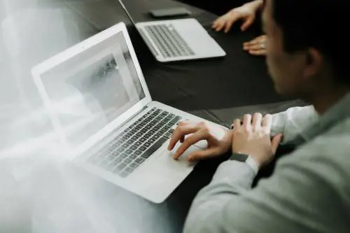 Dipendenti studi professionali: cosa cambia con il nuovo contratto
