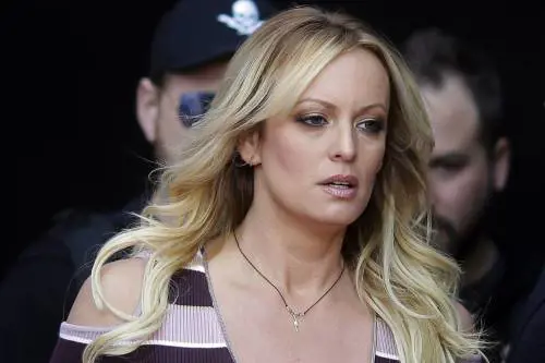 Sospensione negata. Domani la sentenza su Stormy Daniels