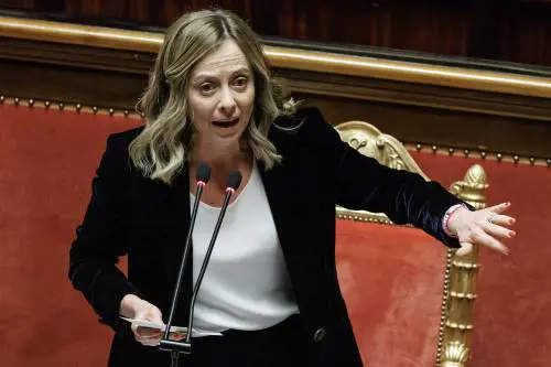Bari, Meloni difende Piantedosi: "Nessuna forzatura, accuse vergognose"