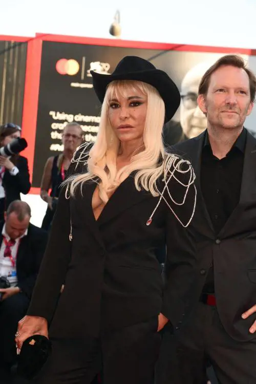 Provocazione, gavetta e i cappelli di papà: la diversità di essere Vera (Gemma)