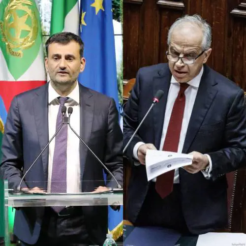 Meloni con Piantedosi. "Accuse vergognose, ha agito correttamente". L'arrivo degli ispettori