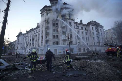 Pioggia di missili su Kiev: Mosca torna a colpire la capitale ucraina