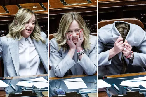 Lo show ironico della Meloni in aula fa il giro del mondo