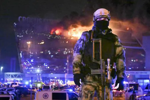 Il tranello della tiepida solidarietà, nessuno osa dire "Siamo tutti russi"