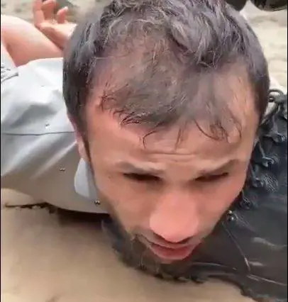 Il terrorista tremante solo (e vile) con l'orrore