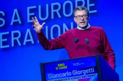 Giorgetti: "Ita bloccata dai burocrati Ue". Fusione con Lufthansa, in arrivo altri rilievi