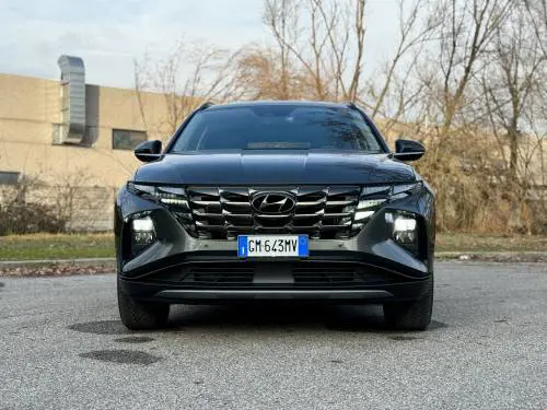 Hyundai Tucson PHEV: guarda la gallery del SUV ibrido plug-in con 265 CV