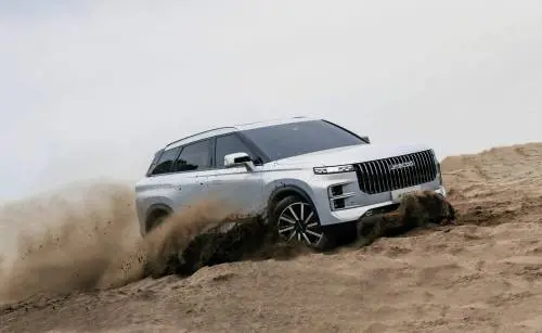 Jaecoo J7, il nuovo Suv di Casa Chery, mostra i "muscoli"