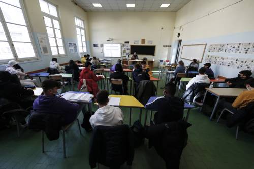 Scuola, il piano di Salvini: "Tetto del 20% agli stranieri in classe"