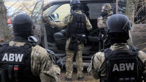 "Arrestati nove agenti di Mosca". La Polonia smantella una rete di sabotatori