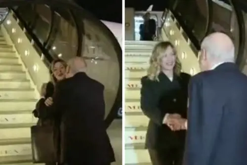 Il premier libanese accoglie Meloni a Beirut ma sbaglia persona: la gaffe di Najiib Miqati 