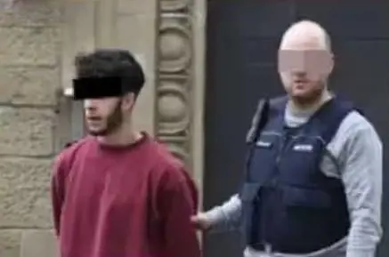 Sardo di 19 anni stermina la famiglia per droga