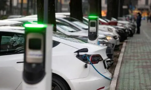 Auto elettriche, scoglio colonnine