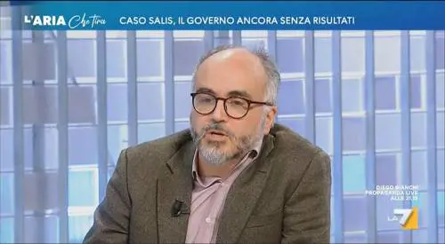 "Ci sono due idee...". Avs candida Christian Raimo in Europa con Salis