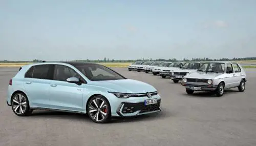 Volkswagen Golf, cinquant'anni per l'auto da record
