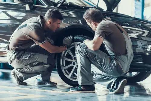 Cambio gomme auto 2024: quando sostituirle, multe e sanzioni