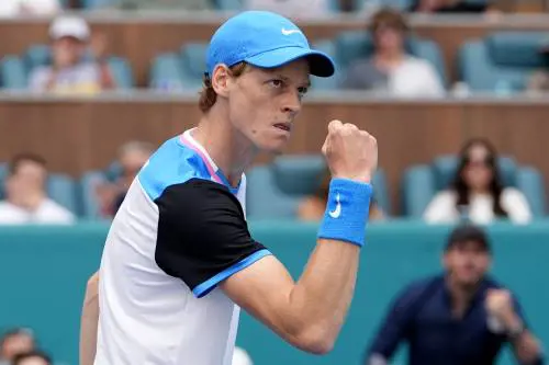 Sinner strapazza Medveved in due set e vola in finale ai Miami Open
