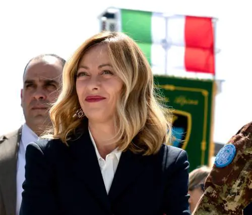 Ue, Meloni al lavoro su liste e appuntamenti. I sondaggi confermano l'asse tra Ppe e Socialisti
