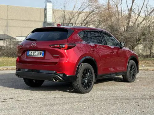 Mazda CX-5 2024: guarda la gallery del suv premium giapponese
