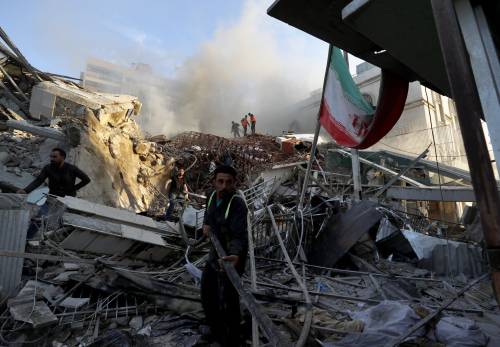Israele attacca: otto morti in Siria, furia di Teheran. E Netanyahu spegne al Jazeera
