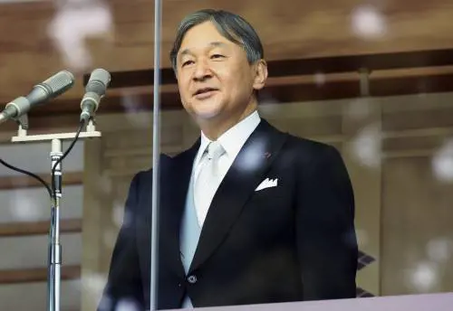 L'imperatore sbarca su Instagram: soporifera "operazione simpatia"