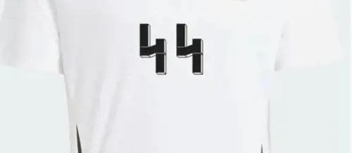 "Via le maglie con il numero 44". Germania prigioniera del suo passato