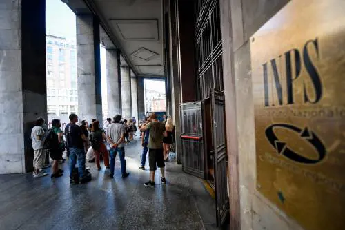 Pensioni, bonus Maroni 2024: a chi spetta, come fare domanda e le date di accredito