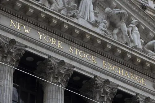 A Wall Street vince la prudenza. Solo il prezzo del petrolio corre