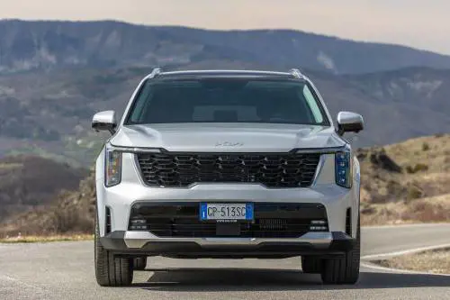 Kia Sorento, tempo di restyling. La prova su strada della versione diesel