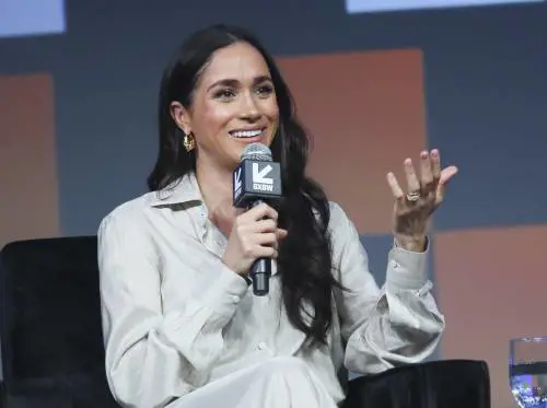 Rispetto per Kate o strategia? Perché Meghan ha posticipato la pubblicazione delle sue foto