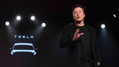Tesla rinuncia all'elettrico low-cost? Musk nega tutto