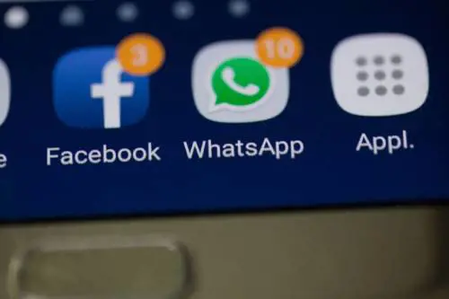 WhatsApp, ecco come non essere aggiunti a gruppi indesiderati: la funzione salva-privacy