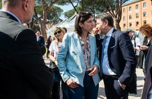 "Mobilitazione generale". La sinistra sfrutta la morte del bracciante di Latina a fini elettorali