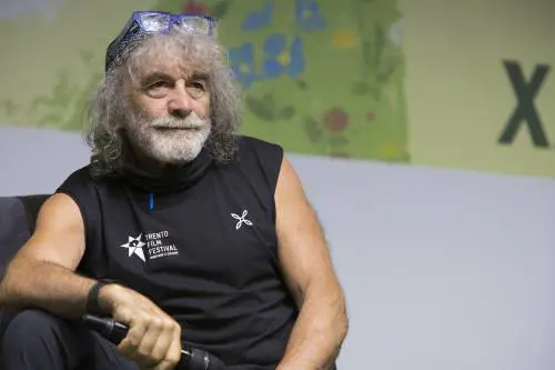 Scontro fra Corona e Crepet: "Che mi venga di fronte"