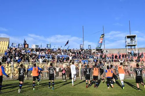 Serie B, il Parma impatta a Bolzano: si fanno sotto Como e Cremonese
