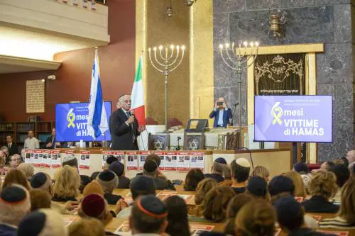 La comunità ebraica rievoca il 7 ottobre. "Bisogna fare presto a distruggere Hamas"