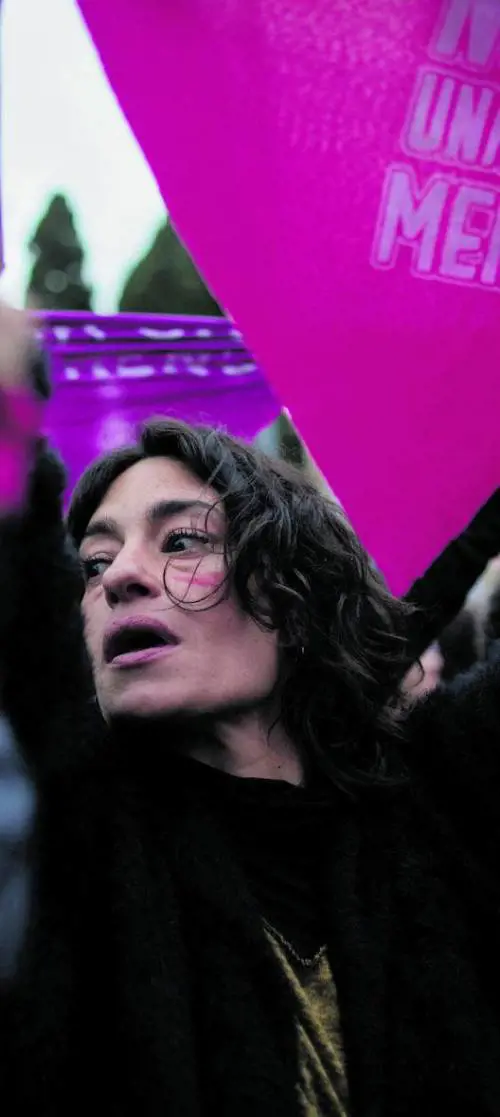 Le donne tradite dal femminismo. La libertà non si ferma al seno