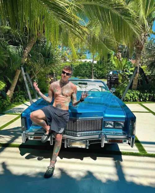 "La nostra nuova casa...". Fedez papà single a Miami, Ferragni desaparecida