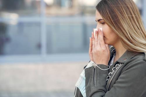 Allergia di primavera o influenza? Ecco come distinguere i sintomi