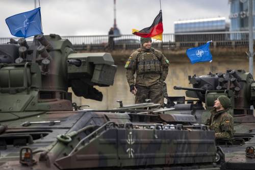 La Germania schiera soldati in Lituania. Ira di Mosca: "Adotteremo misure speciali"