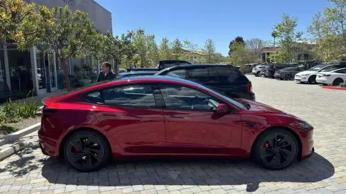 Tesla Model 3 Performance: arriva l’elettrica più veloce di una Ferrari