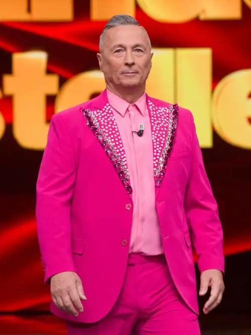  "Deve stare vicino alla sua famiglia". Paolo Belli cancella la tournée teatrale, cosa è successo