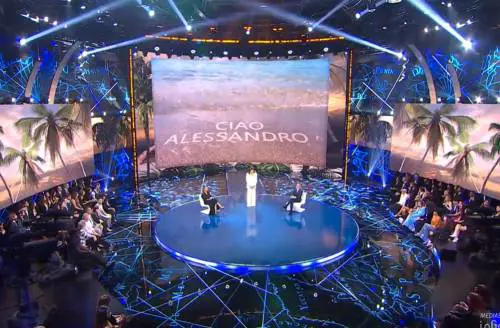 Isola dei famosi, chi è Alessandro Tognoli, l'autore morto a 36 anni ricordato da Luxuria