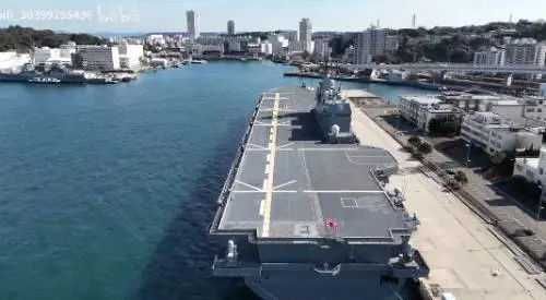 Il volo del drone e la portaerei violata: il video cinese che allarma gli Usa