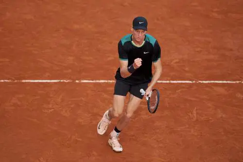 Sinner domina Korda, esordio vincente a Montecarlo. Ottavi contro Struff