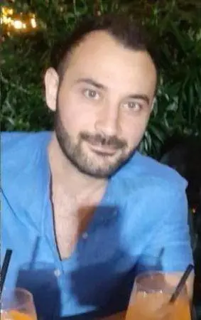 Sola, con i conti bloccati e due gemelli. La doppia odissea della vedova di Pavel