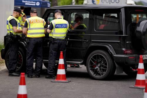 "Pericolo di rapida radicalizzazione". Smantellata cellula islamica di adolescenti in Germania
