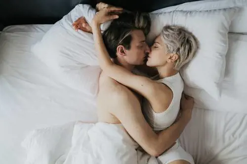 Fare l'amore è un toccasana per i calcoli renali: ecco perchè